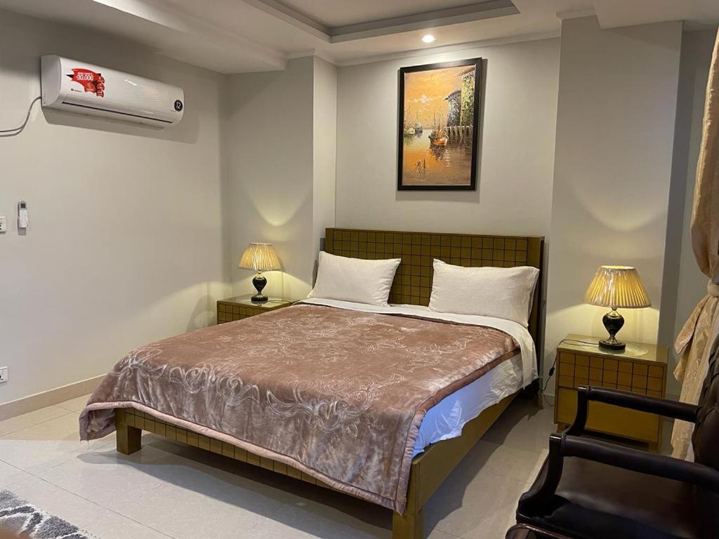 Marine Tower Apartment Rawalpindi Exterior photo