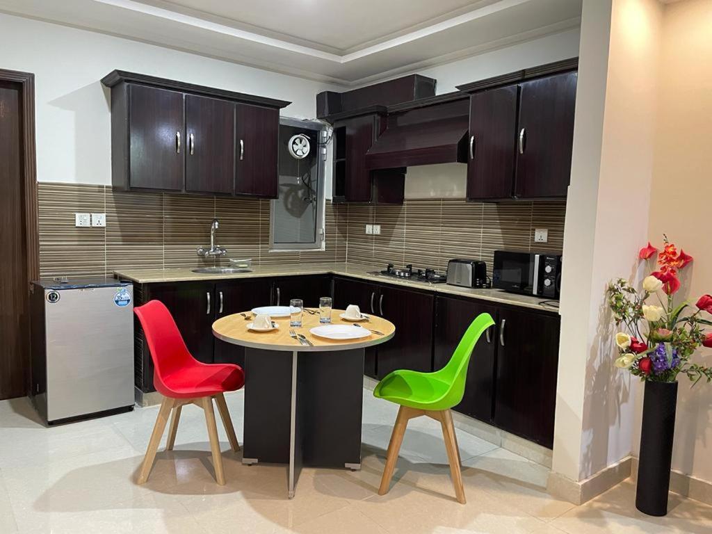 Marine Tower Apartment Rawalpindi Exterior photo